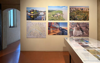 Vista dell’allestimento alla Casa del Mantegna. Foto: ©weArch.