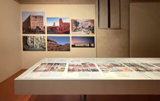 Vista dell’allestimento alla Casa del Mantegna. Foto: ©weArch.